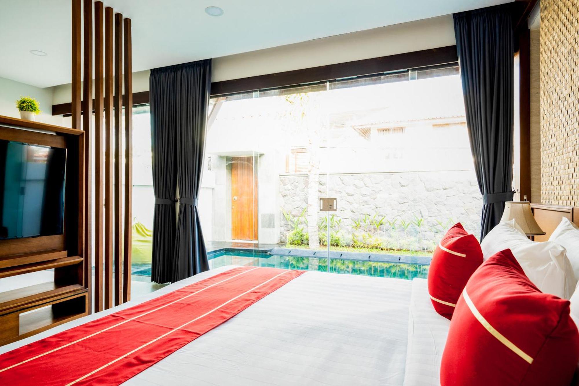 Del Cielo Villa Seminyak Rum bild